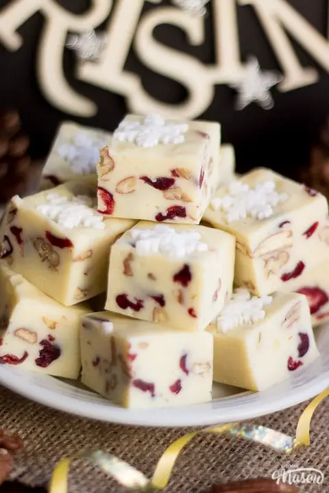 Festive White Chocolate Pecan Cranberry Fudge Recipe (Kitchen Mason)